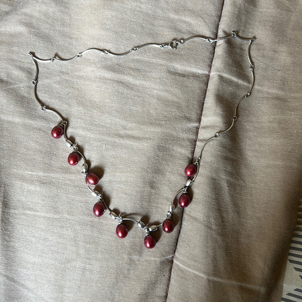 Super cute red pearl necklace